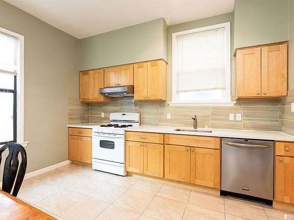 2nd image of 1541-1545 Franklin St #1541