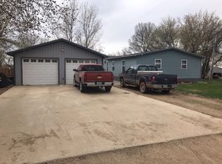 505 Stevenson St NW, Berthold, ND 58718