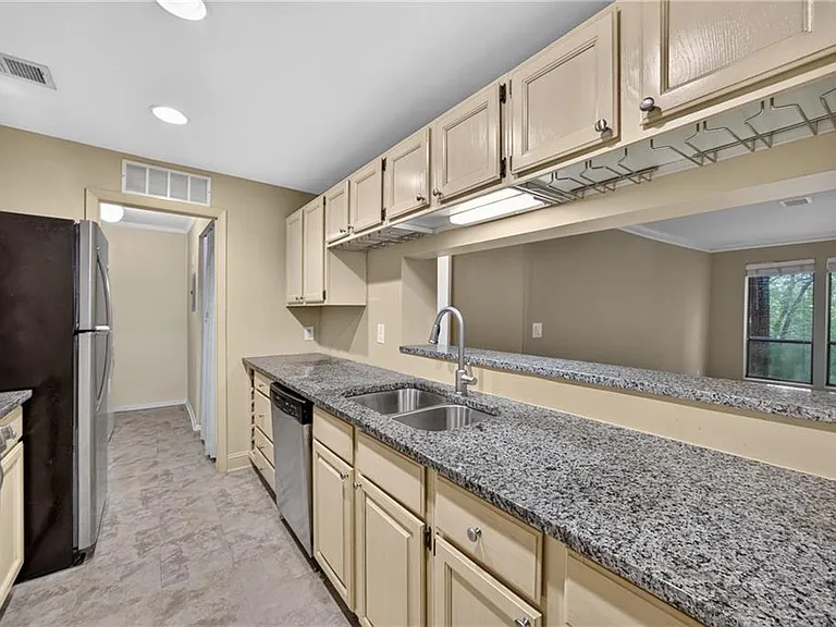 123 Warm Springs Cir — Photo 16