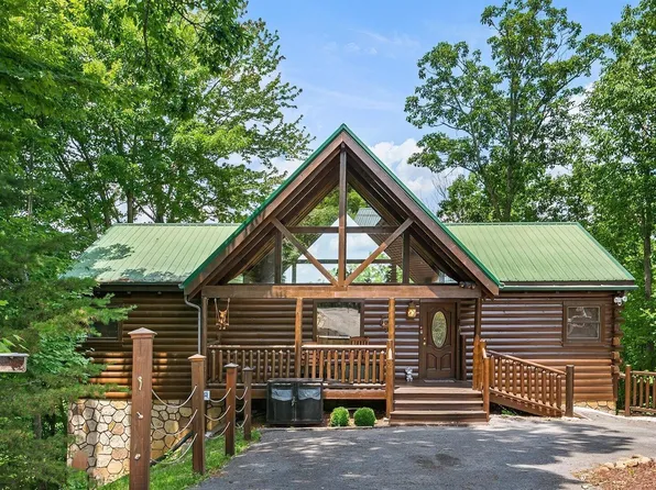 2117 E View Dr, Sevierville, TN 37876