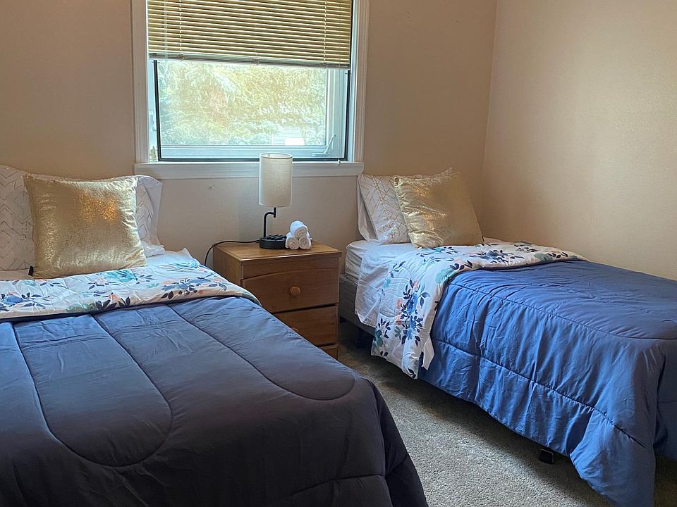 1st image of 12060 Rushwood Cir