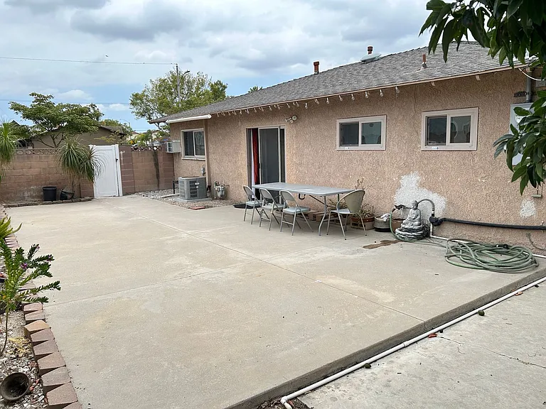 2201 E Standish Ave — Photo 4