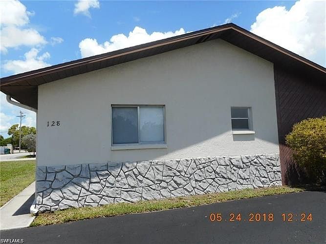 1st image of 132 SE 16th Pl APT 1
