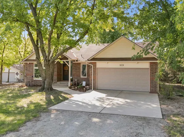 1619 E Rose Ln, Andover, KS 67002