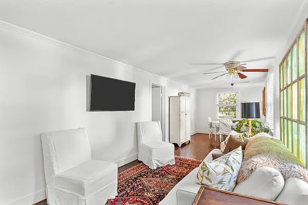 2910 Park Ave — Photo 5