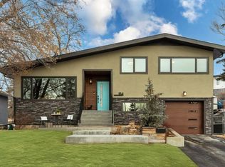 184 S Cornwallis Dr NW, Calgary, AB T2K 1V2