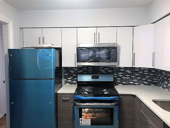 5th image of 1756 Lacombe Ave #1