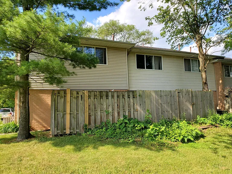 3657 Kenbrooke Ct — Photo 4