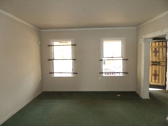 3rd image of 5812 S Wolcott Ave