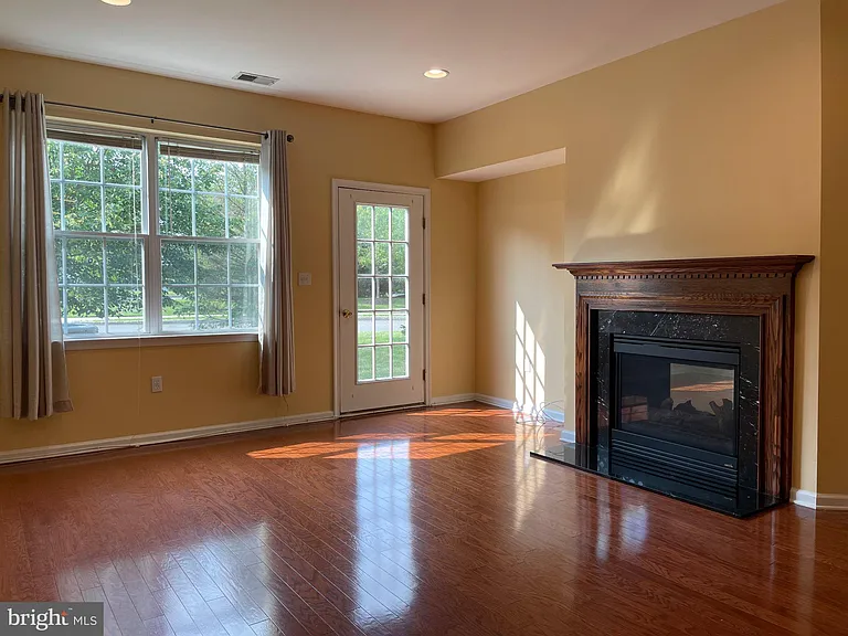 4 Blake Dr — Photo 5