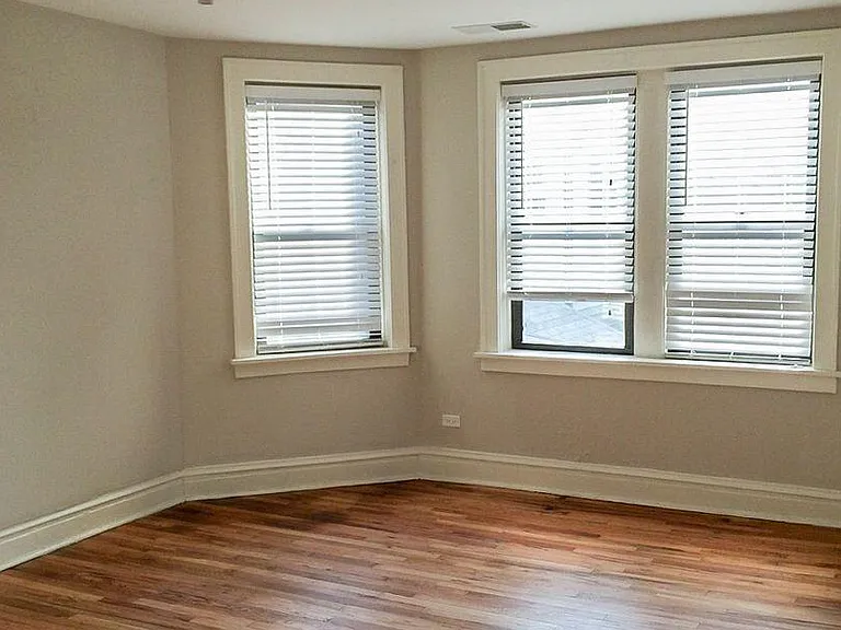 2231-33 W Wilson Ave #2 — Photo 3