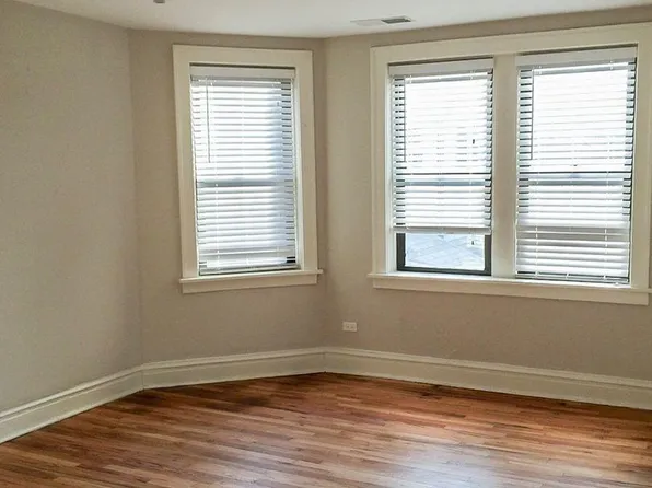 2227 W Wilson Ave #2, Chicago, IL 60625