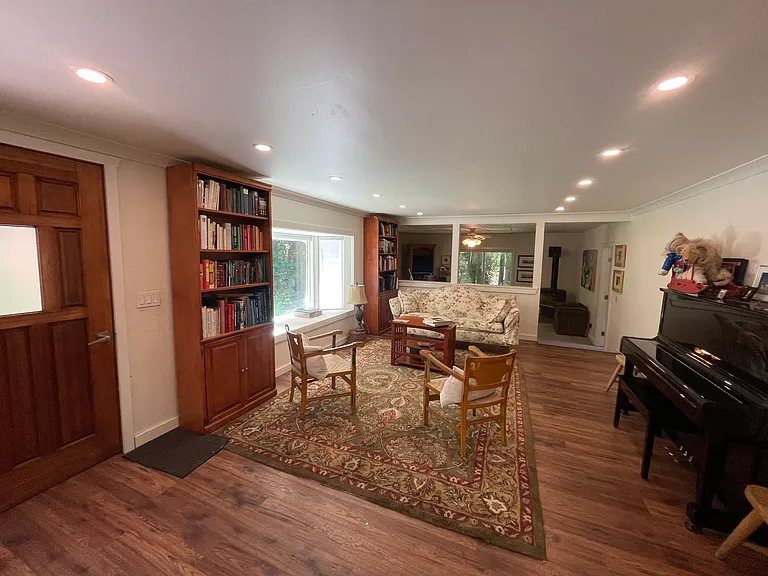 8320 Ferncliff Ave NE — Photo 12