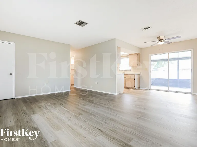 21460 Bancroft Ave — Photo 5