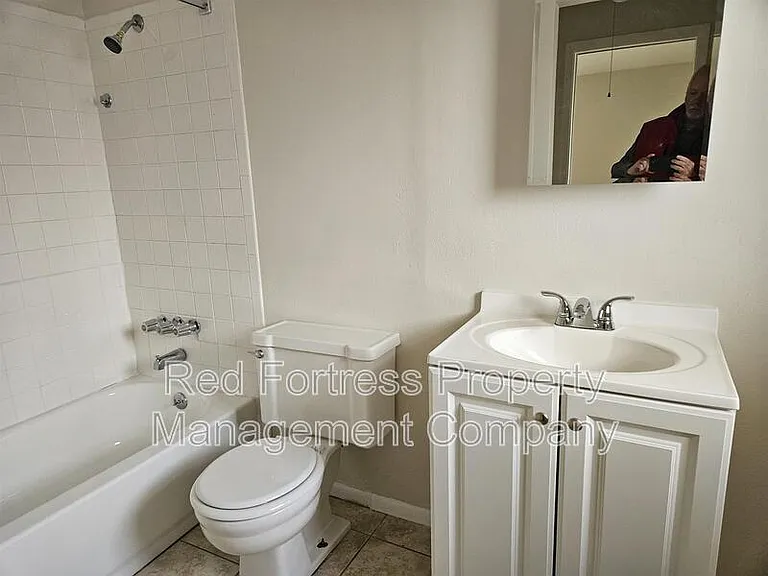 1635 Newport Ct — Photo 10