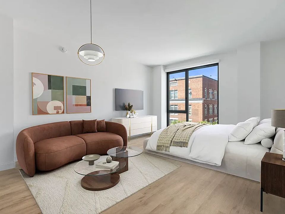 1st image of 300 W 136th St #4A