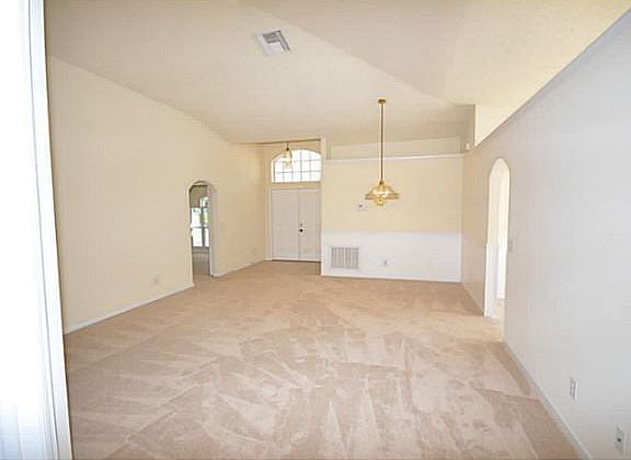5th image of 709 NW Waterlily Pl