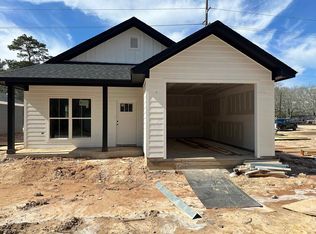 9846 Golden Ln, Lumberton, TX 77657