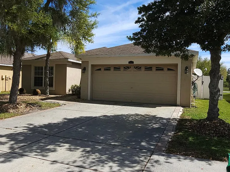 3926 Constantine Loop — Photo 11