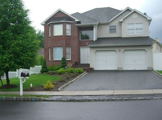 77 Erica Way, Parsippany, NJ 07054