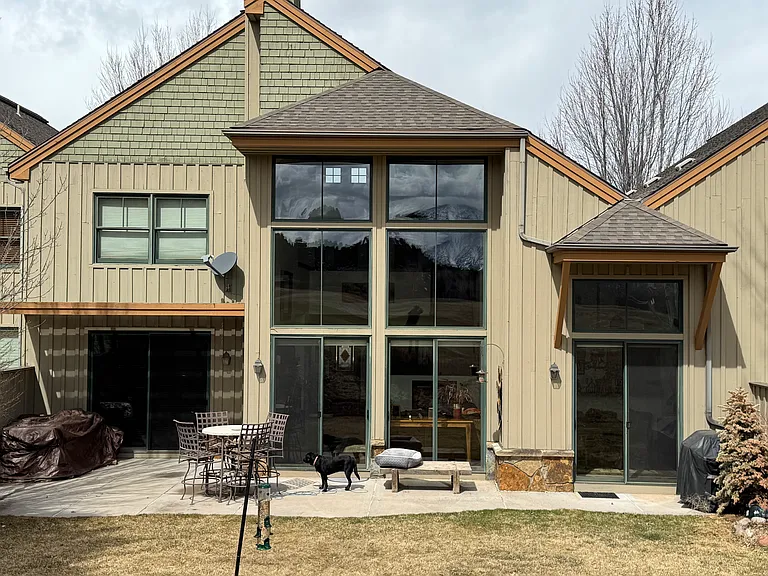 105 Primrose Rd — Photo 3