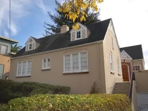 2574 Hilgard Ave, Berkeley, CA 94709