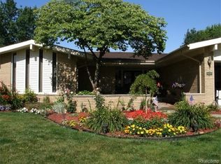 30247 Lund Ave, Warren, MI