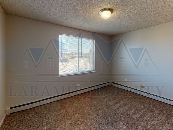 4th image of 405 S 26th St APT 9