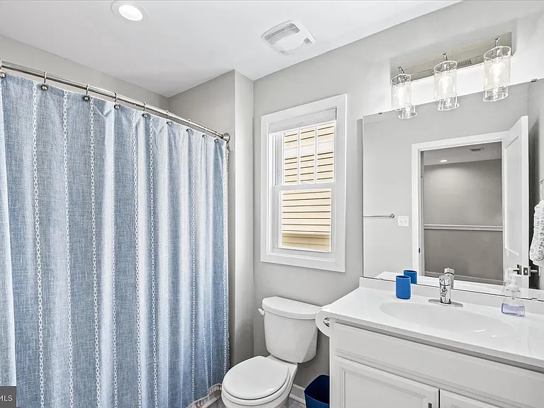 221 Wilder Ave — Photo 24