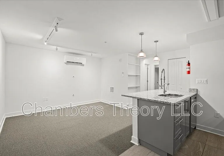 220 2nd St SE #1 — Photo 5