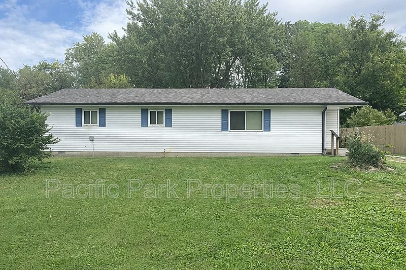 1st image of 2656 W 60th St
