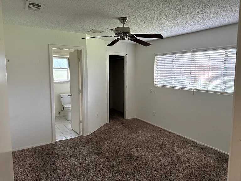 105 E Woodbury Dr — Photo 13
