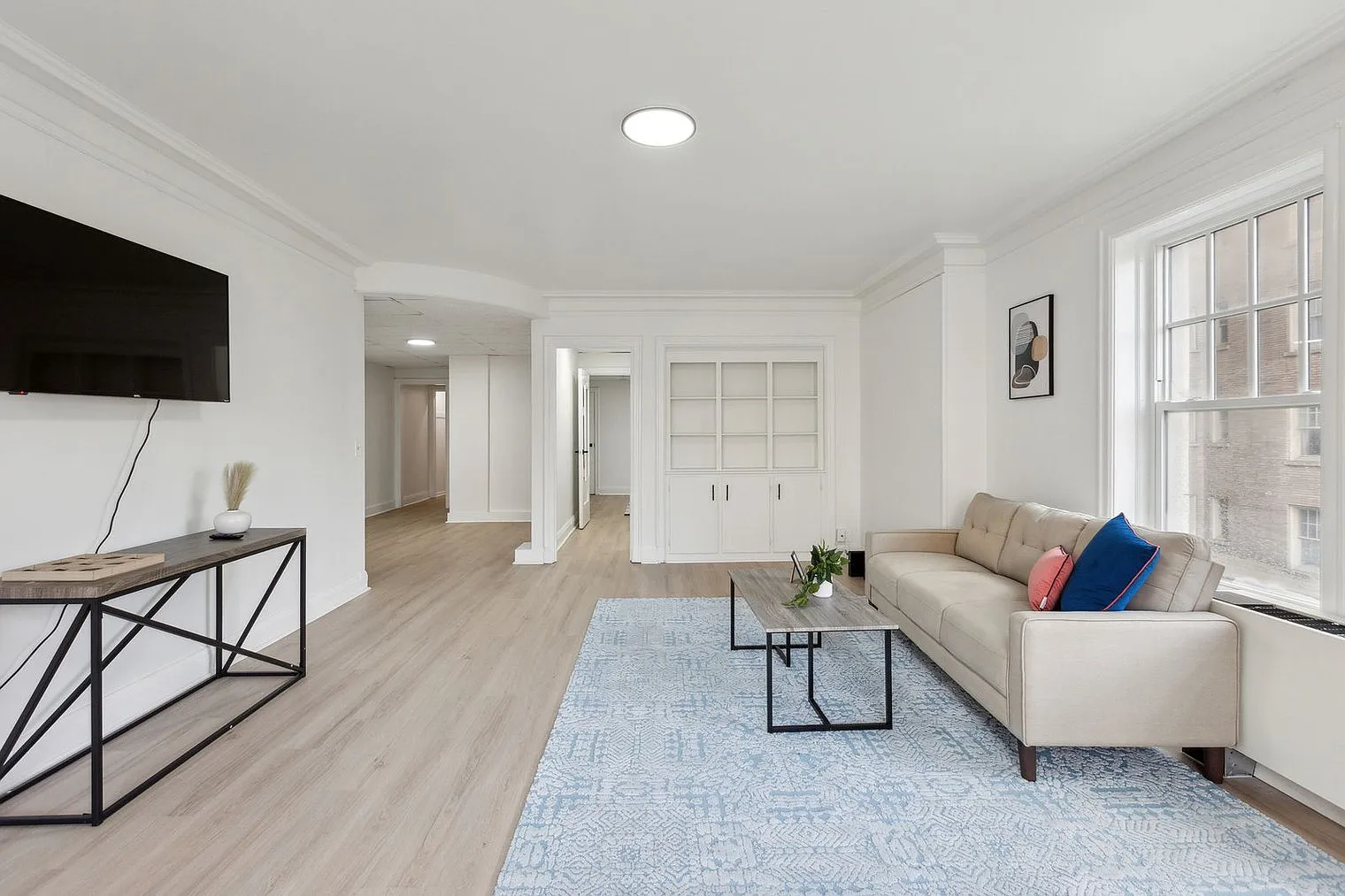 1 bed, 1.0 bath, 893 sqft, $2,359 — Photo 1
