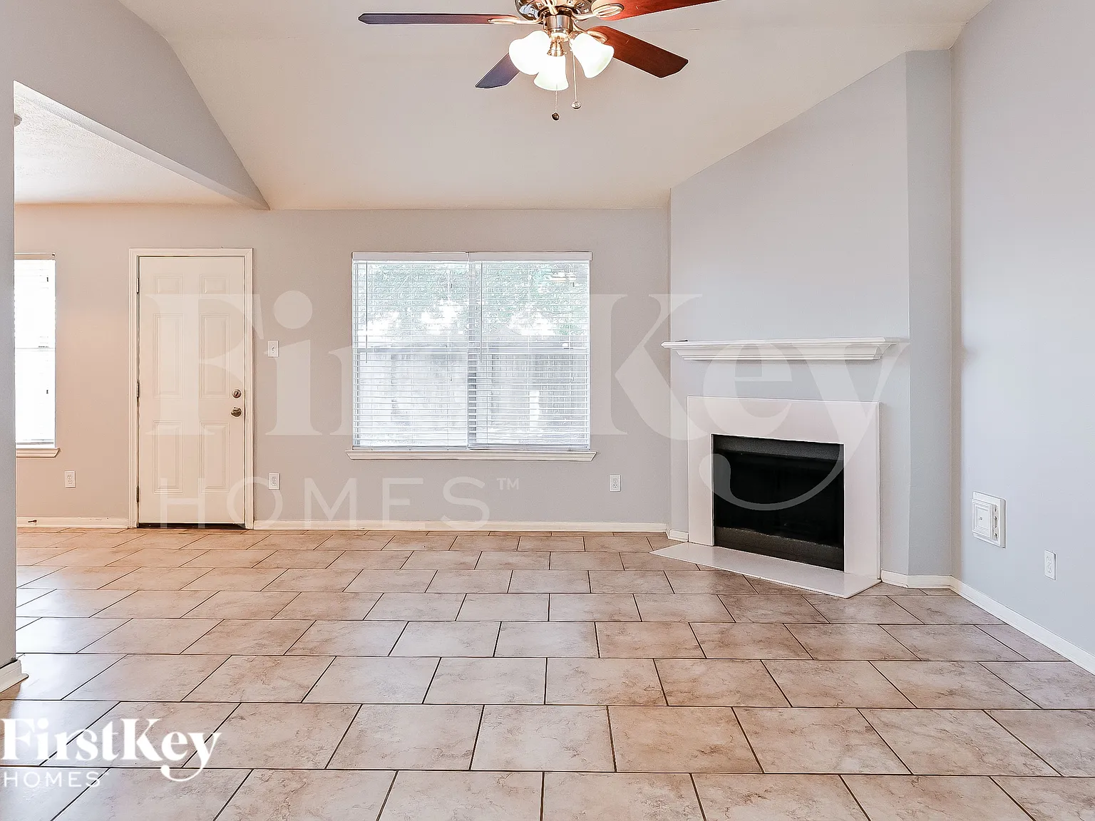 4 bed, 2.0 bath, 1674 sqft, $2,085 — Photo 2