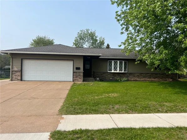 2124 Bradwood Avenue, Altoona, WI 54720