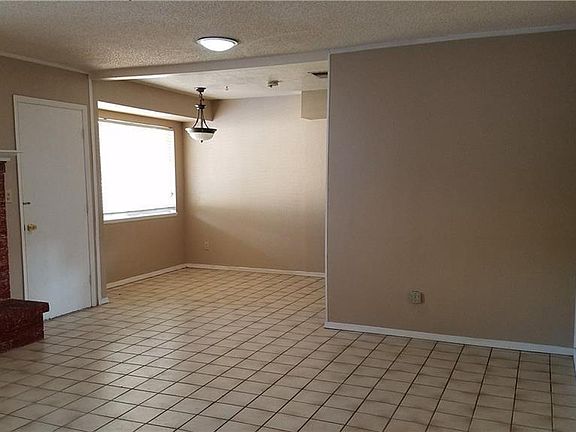 3rd image of 3009 Fierro Dr