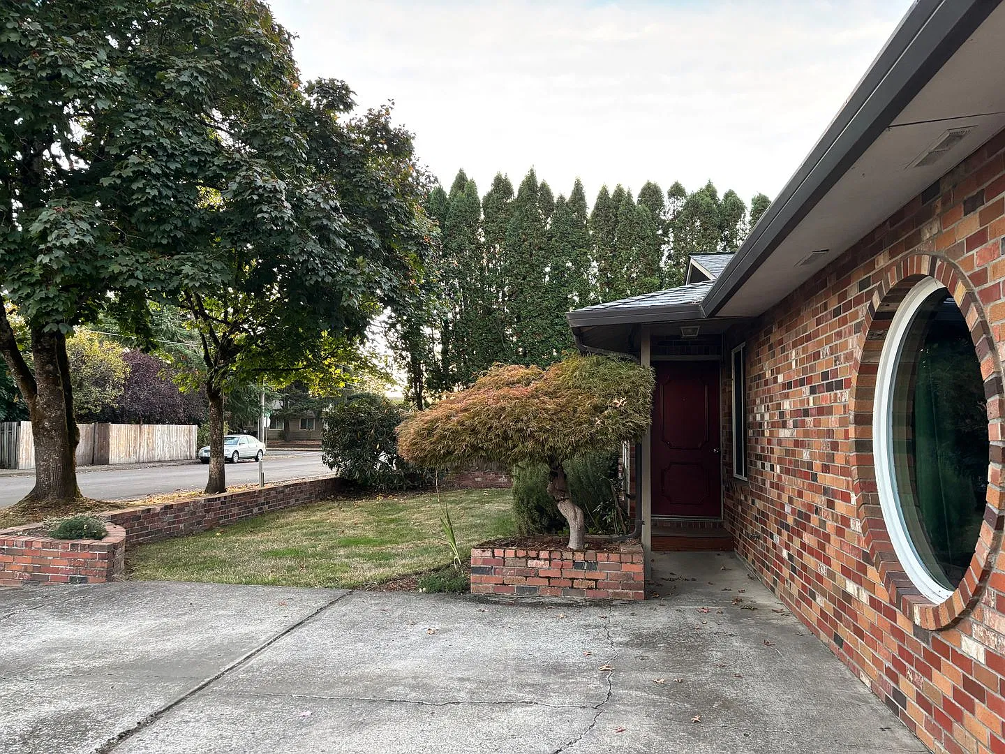 Freshly Updated Ranch Style Home in Newberg — Photo 3