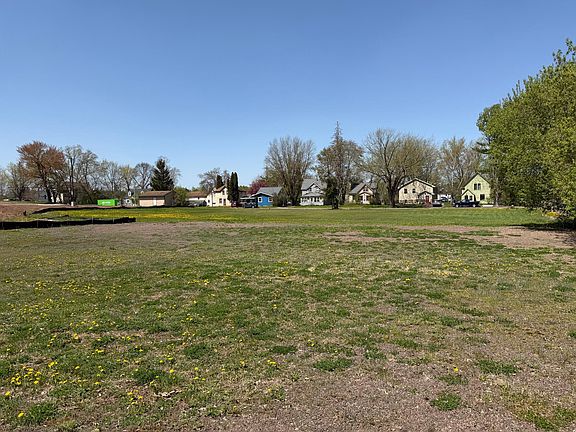 5th image of Court Ave N