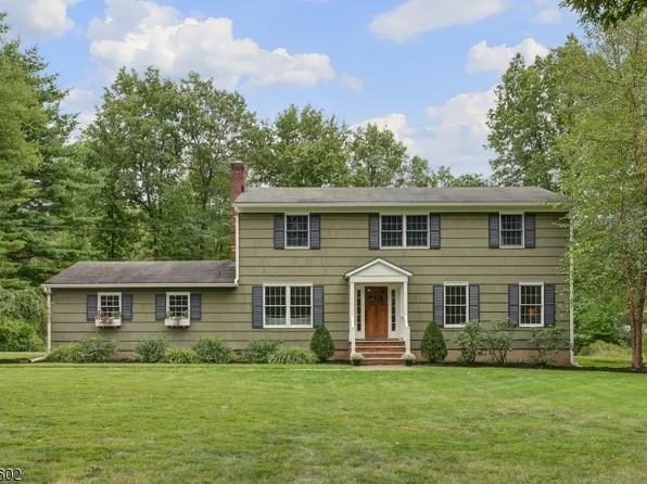 76 Queen Anne Dr, Bernards Twp., NJ 07920