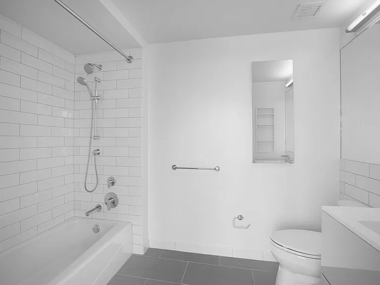 400 W 113th St #1509 — Photo 6