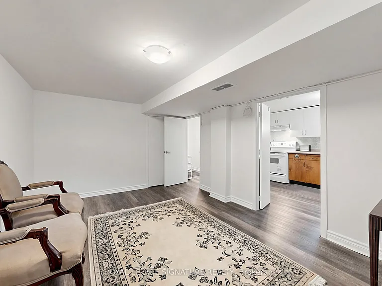 103 Cummer Ave #LOWER — Photo 8