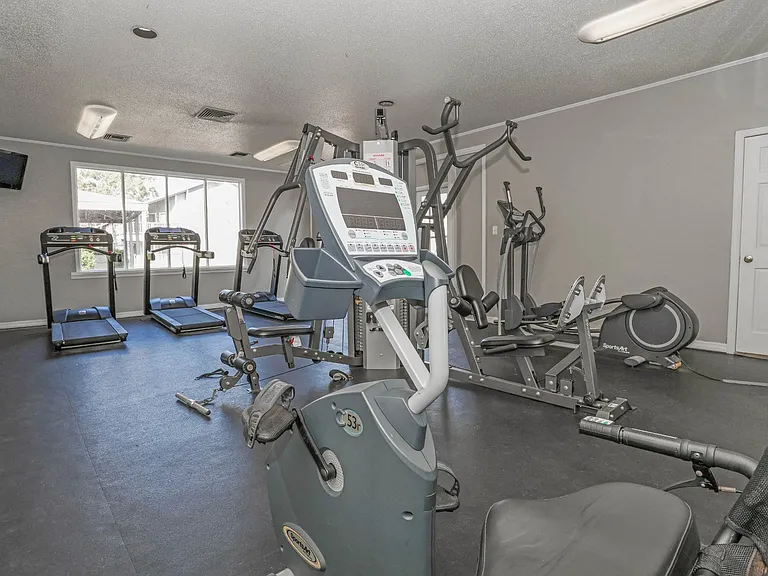 Laurel Parc — Photo 25