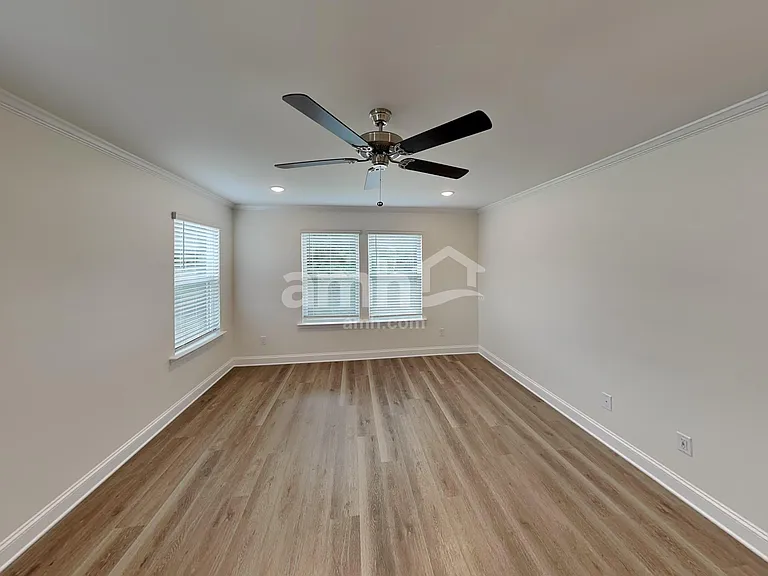 6035 Rosemore Ln — Photo 11