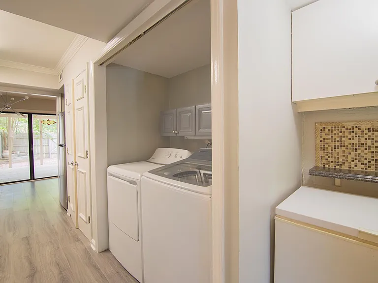 7908 Horse Chestnut Ln #7908 — Photo 23