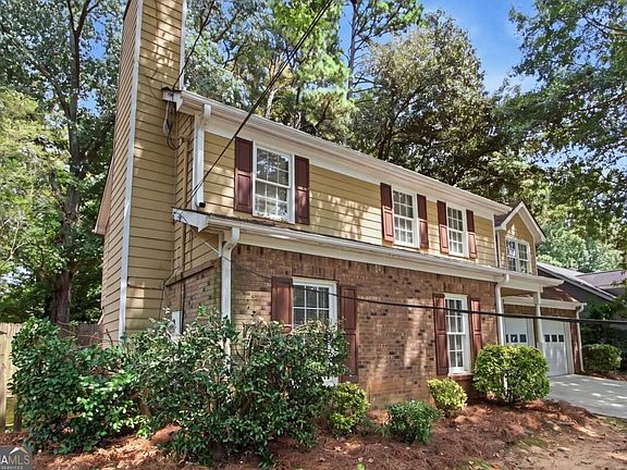 2nd image of 2870 Spring Ridge Cir