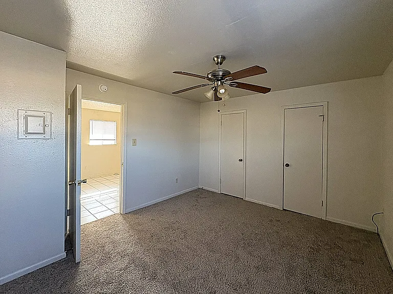 602 Sunset Ln #B — Photo 8
