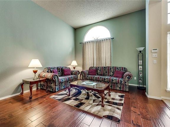 5th image of 816 Fairwood Dr