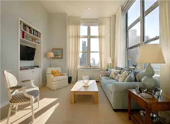 Sold by Warburg | media 13