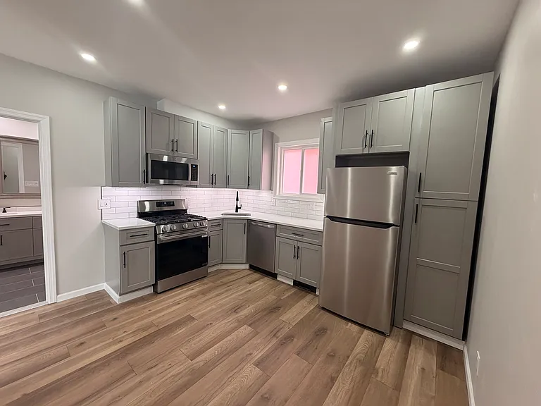 9 Van Nostrand Ave #2F — Photo 5