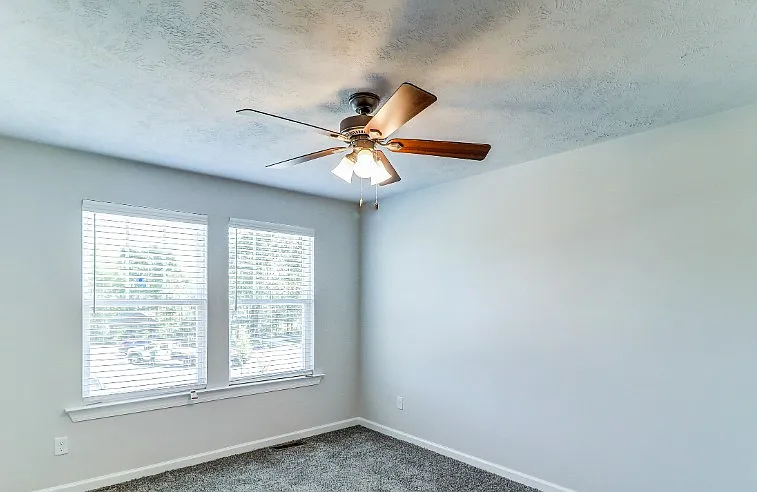 Brighton Park Apartments — Photo 16